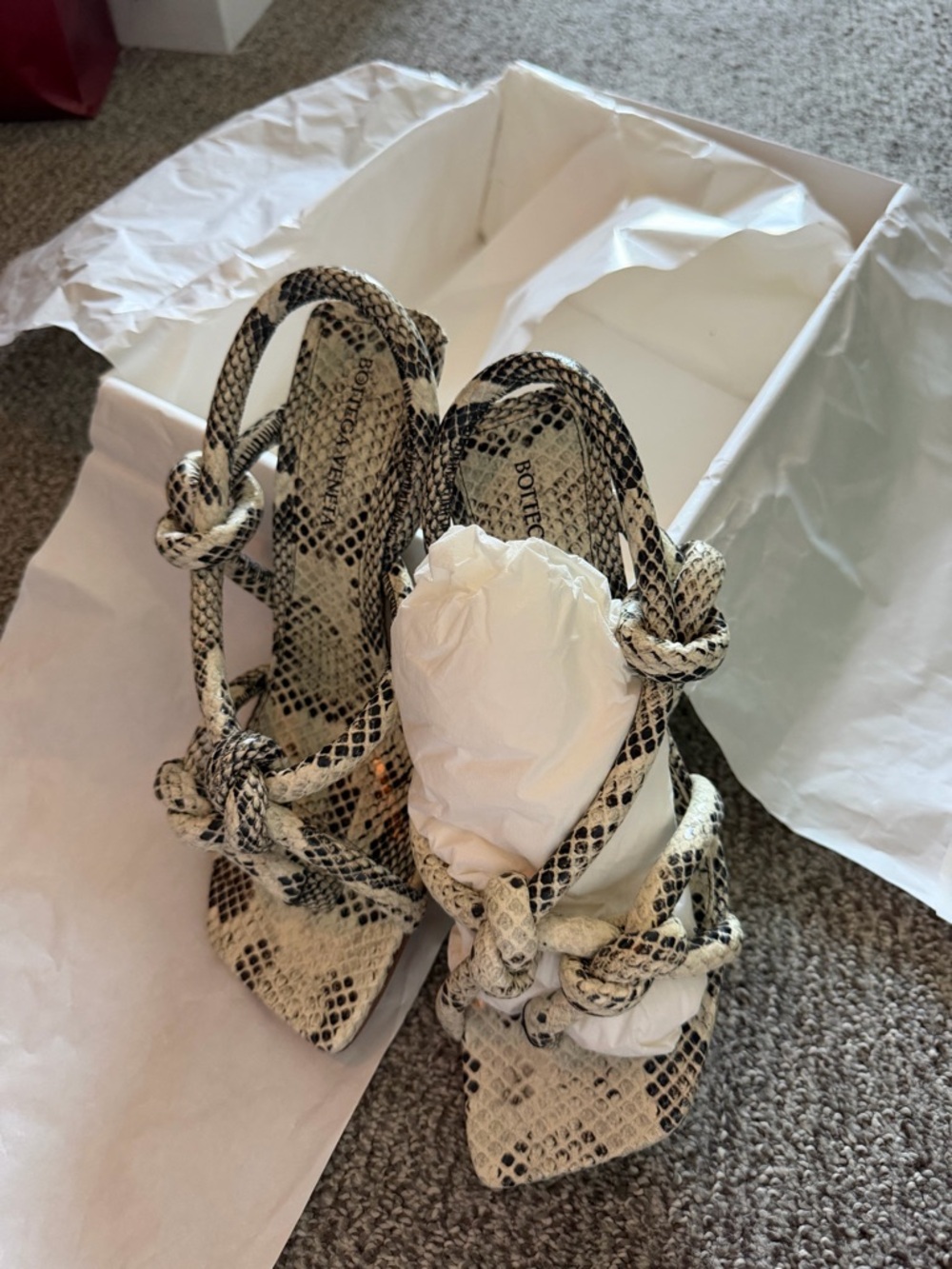 Bottega Veneta Snake-Print Knot Heels in Beige and Black - Picture 3 of 6